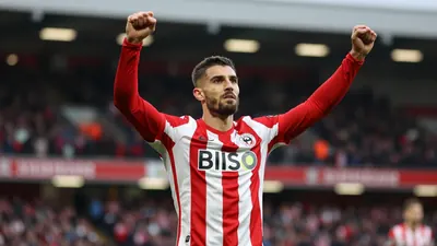 Sunderland drew 1-1 at Brentford after Enzo Le Fee converted a late penalty, cancelling out Vitaly Janelt's opener in a...