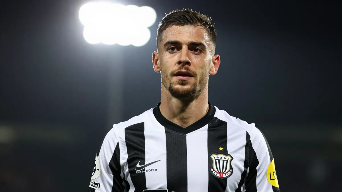 Sunderland Transfer News: Eight Deals Still to Complete