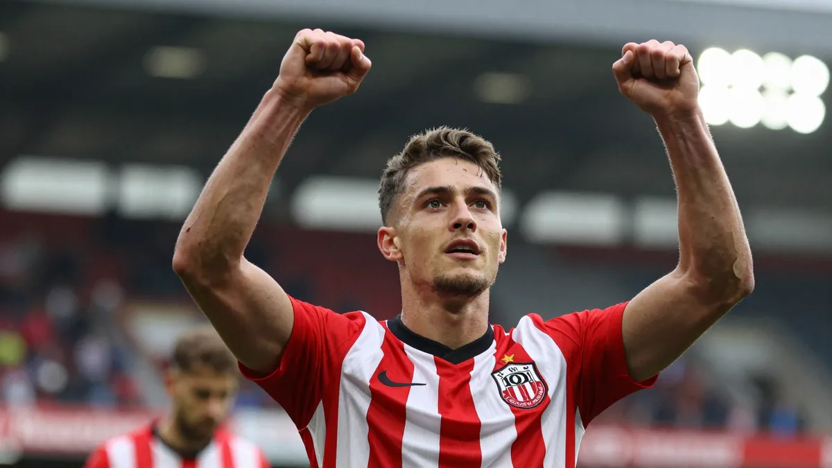 Sunderland's transfer chaos: Fake news, shock retirement and a youngster's rise