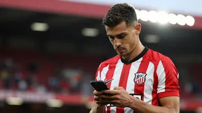 Sunderland are attempting to sign Marseille winger Igor Paixao following up on firm interest with a bid for the 26-year-old
