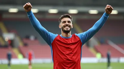 Sunderland AFC signed Malick Fofana from Lyon and Kevin Danson from Tottenham Hotspur in a late double deal on transfer...