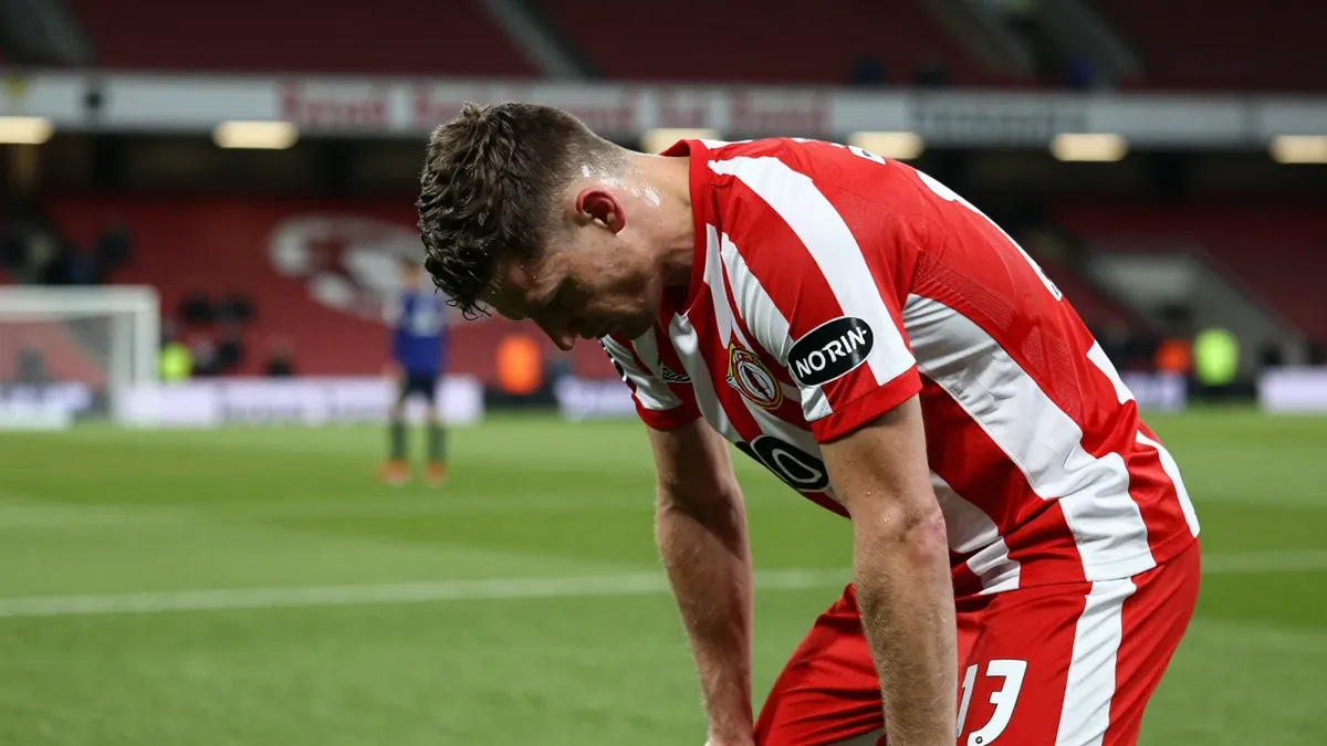 Sunderland's Premier League return started with a 2-1 defeat at Ipswich Town, with Jack Clarke scoring a late winner on...