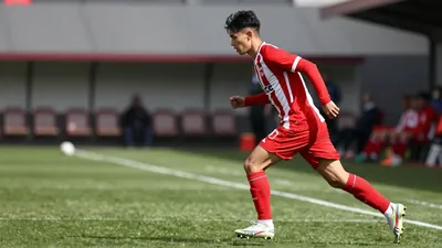 Florent Ghisolfi provides an update on the visa delay for Sunderland's new Ecuadorian striker Juan Riquelme Angulo, with...