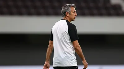 Sunderland manager Robin Roefs has been praised for his role in the 1-0 Europa League win over AZ Alkmaar, a result that...